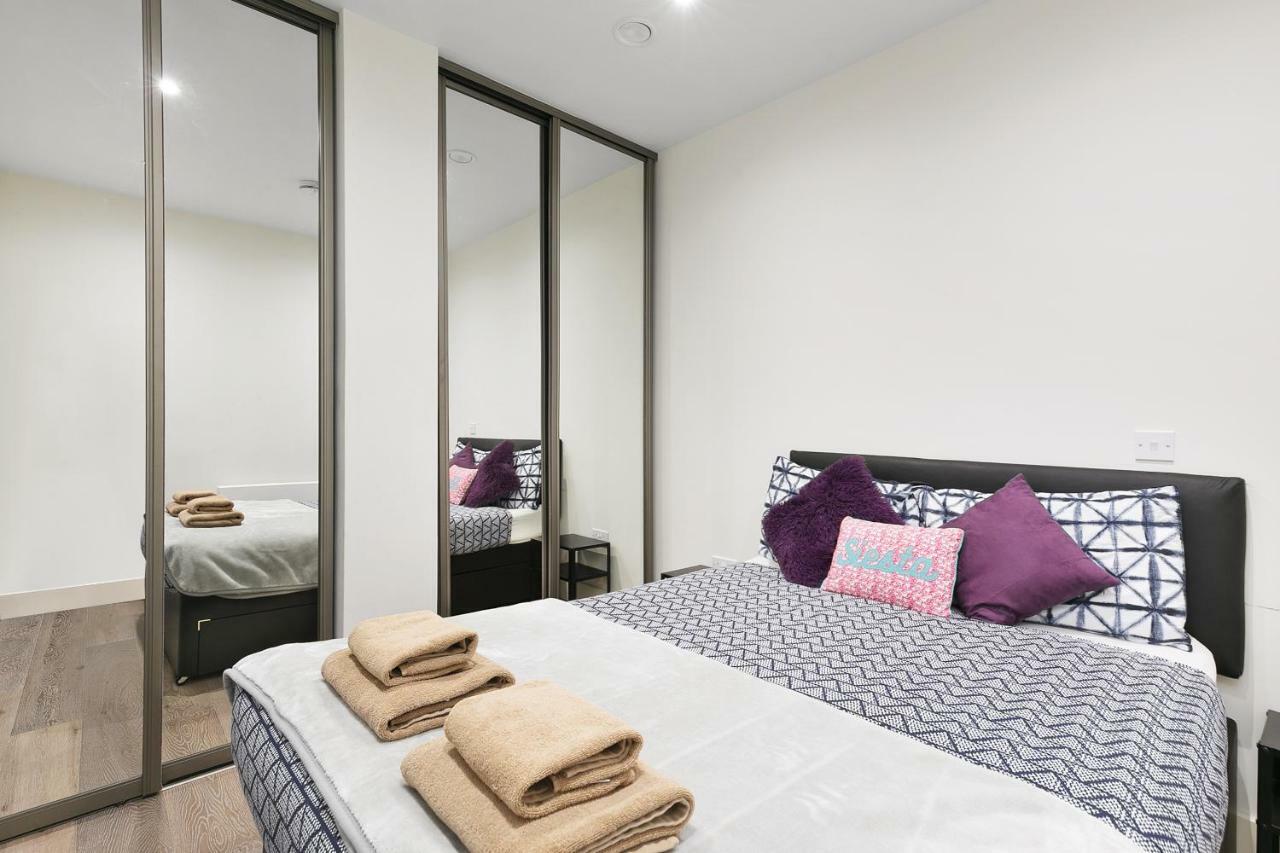 Mondial Apartments At Heathrow Harmondsworth Exterior photo